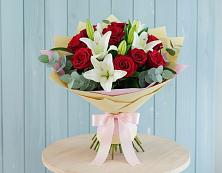 Букет цветов из:  Лилии и Розы в Прочноокопской