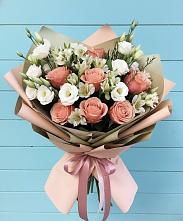 Букет цветов из:  Розы, Альстромерии и Лизиантусы в Прочноокопской