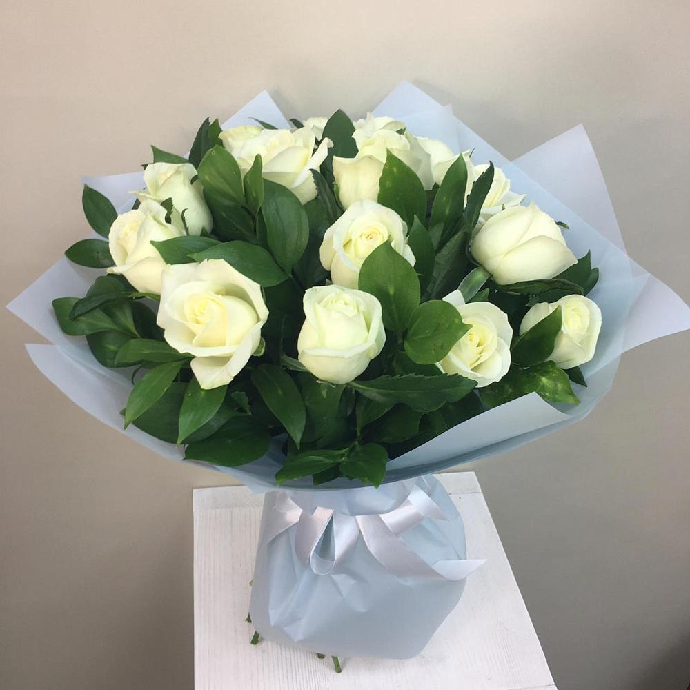 Букет 15 Белых роз Проуд в Прочноокопской