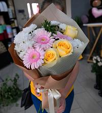 Букет цветов из:  Герберы, Розы и Хризантемы в Прочноокопской