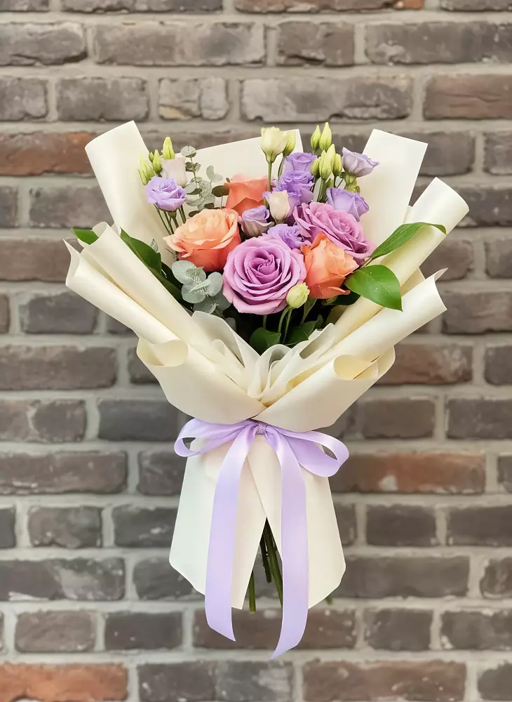 Букет цветов из: Лизиантусы и Розы в Прочноокопской