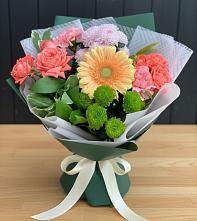 Букет цветов из:  Гвоздики, Розы, Герберы и Хризантемы #REPLACE_PRED# Прочноокопской