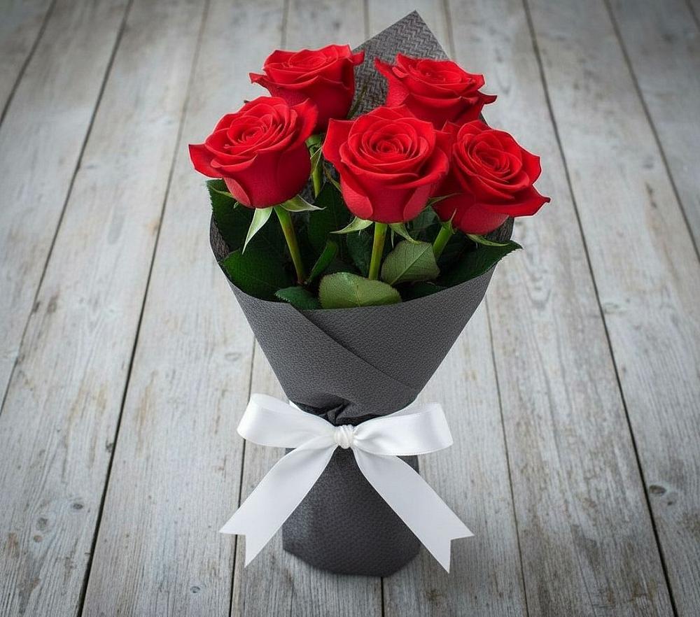 Букет 5 Красных роз Эдлесс Лав в Прочноокопской