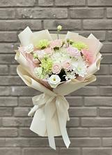 Букет цветов из:  Гвоздики, Розы, Лизиантусы и Хризантемы в Прочноокопской