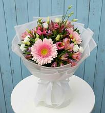Букет цветов из:  Герберы, Альстромерии и Лизиантусы в Прочноокопской