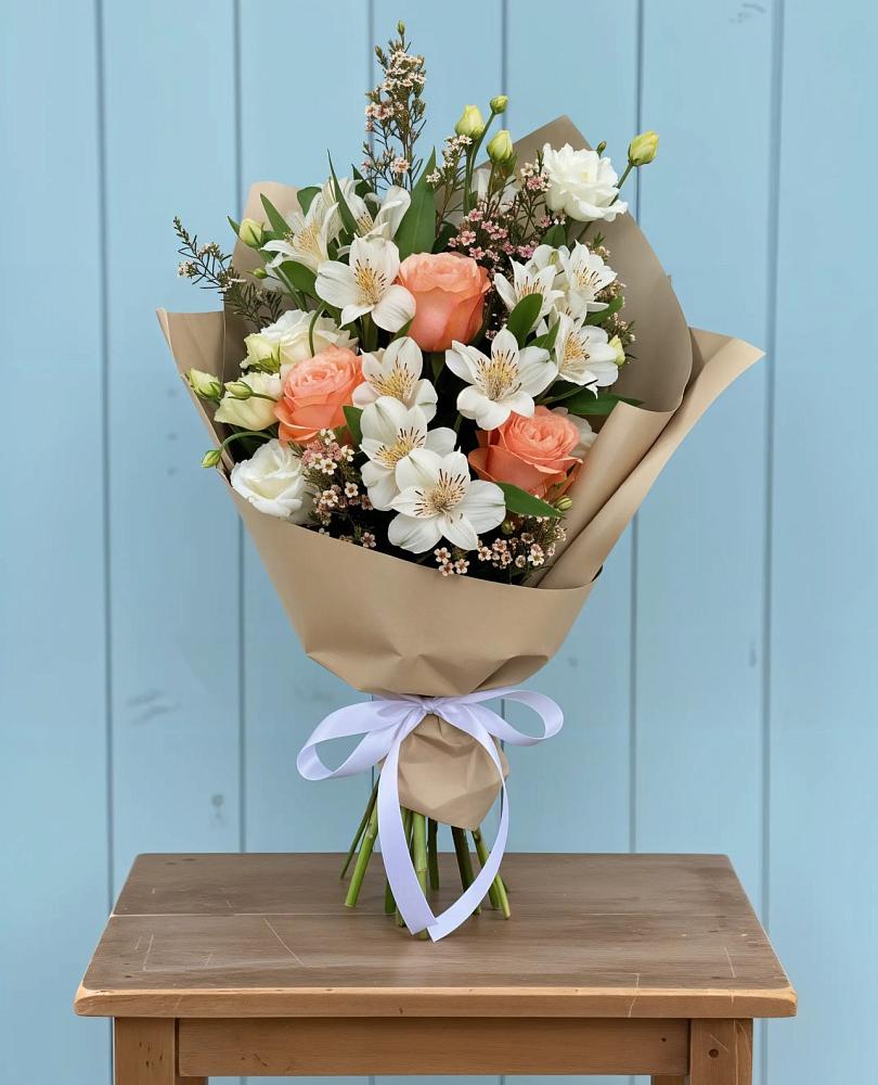 Букет цветов из: Альстромерии, Лизиантусы, Розы и Хризантемы в Прочноокопской